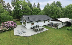 Pet Friendly Home In Aakirkeby With Kitchen in Vester Sømarken